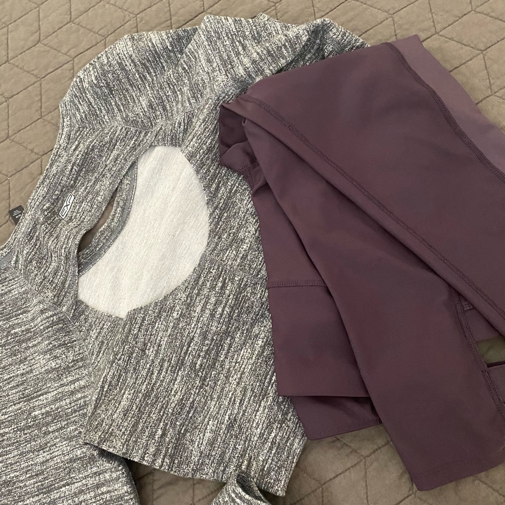 Exercise outfit, sweater and cute leggings